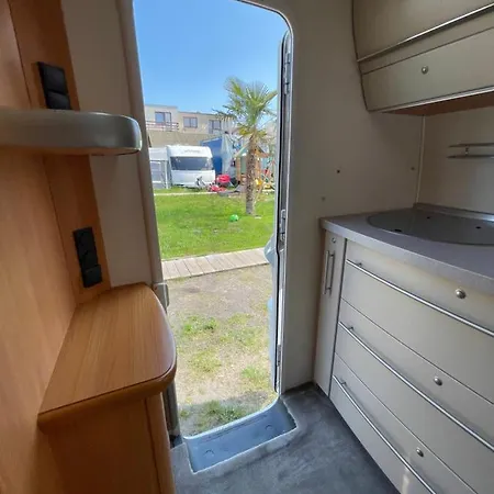 Camping Premium Przyczepy W Surf Wiosce *